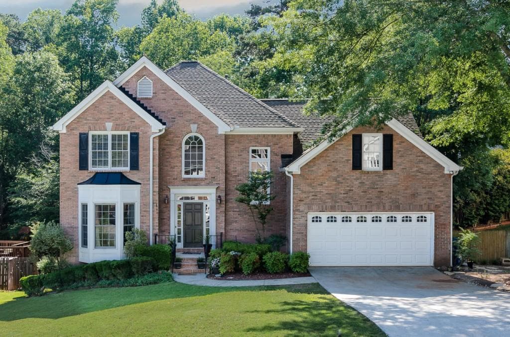 4 bedroom, 2,584 sq ft single family residence sold at 12035 Leeward Walk Circle, Alpharetta, GA 30005
