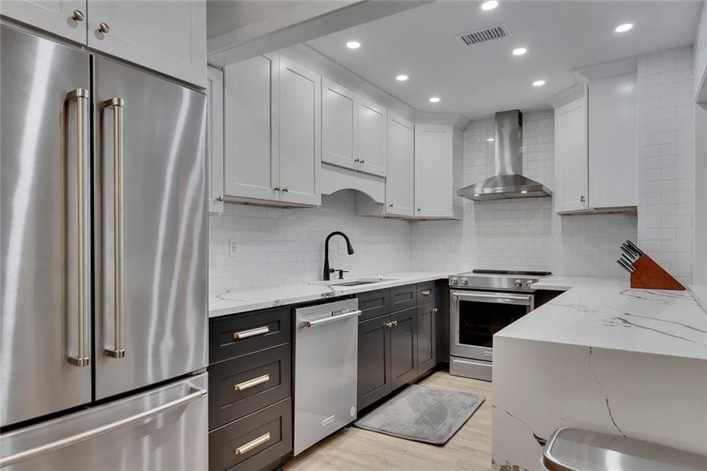 3 bedroom, 3 bathroom, 1,516 sq ft condominium sold at 2484 Cedar Canyon Road, Marietta, GA 30067