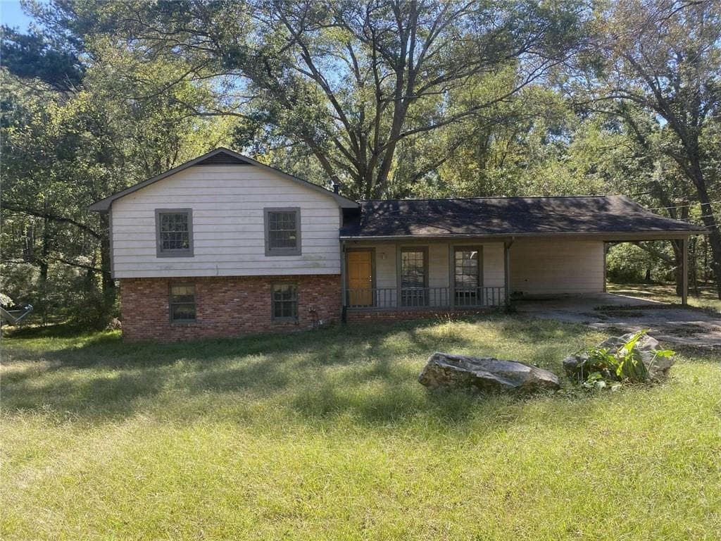 4 bedroom, 3 bathroom, 2,252 sq ft single family residence sold at 1460 Winchester Trail, Riverdale, GA 30296