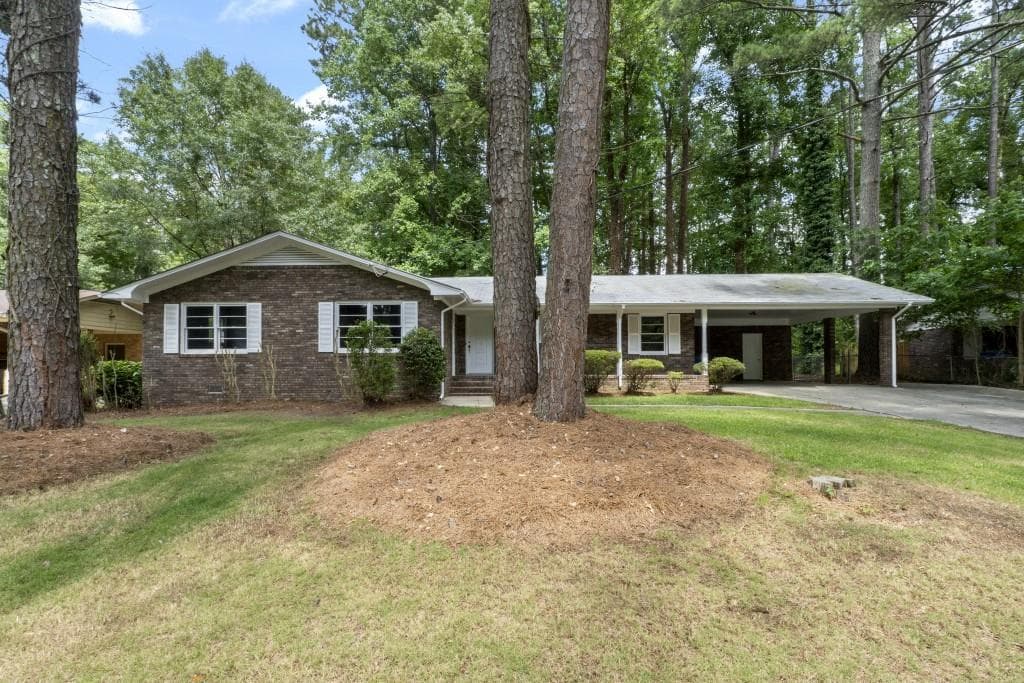 3 bedroom, 2 bathroom, 1,654 sq ft single family residence sold at 4730 Janice Drive, Atlanta, GA 30337