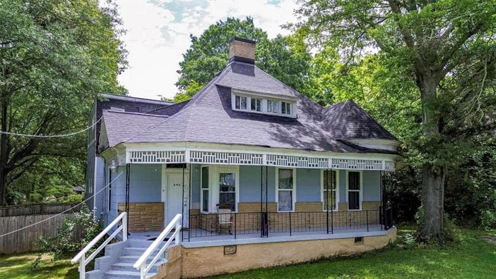 9 bedroom, 3 bathroom, 4,550 sq ft single family residence sold at 240 wellington Street, Atlanta, GA 30314