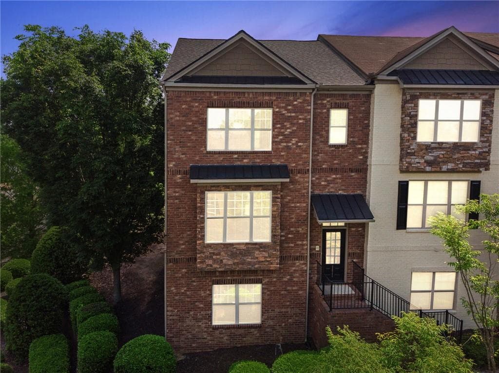 4 bedroom, 4 bathroom, 2,779 sq ft townhouse sold at 2020 Jardin Court 1, Alpharetta, GA 30022