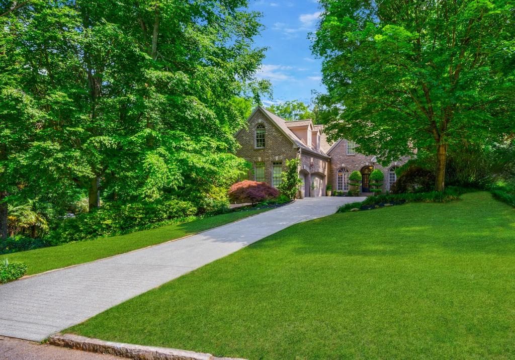 5 bedroom, 6 bathroom, 5,508 sq ft single family residence sold at 1255 Beech Haven Road, Atlanta, GA 30324