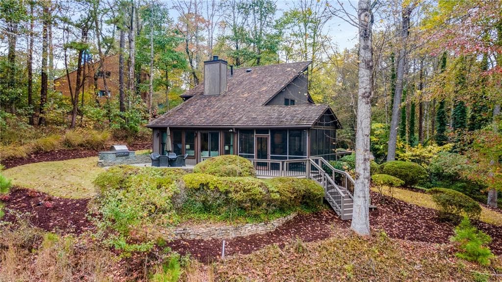 4 bedroom, 3 bathroom, 3,212 sq ft single family residence sold at 930 Tiber Circle, Alpharetta, GA 30022