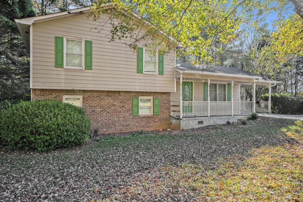 3 bedroom, 2 bathroom, 1,656 sq ft single family residence sold at 1460 Marthas Court, Lawrenceville, GA 30045