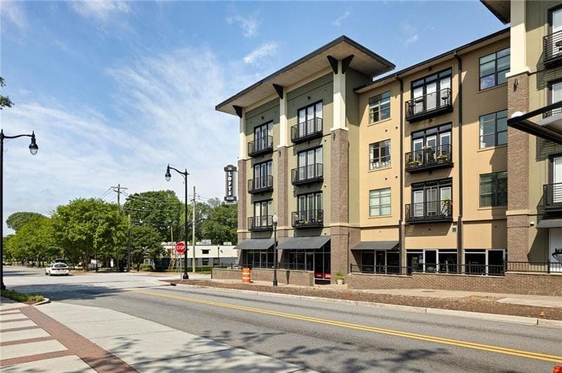 1 bedroom, 1 bathroom, 703 sq ft condominium sold at 5300 PEACHTREE Road 3207, Chamblee, GA 30341