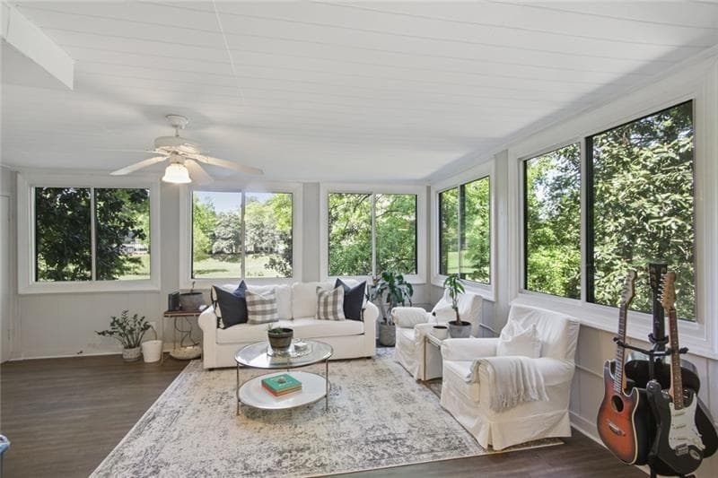 3 bedroom, 2 bathroom, 1,346 sq ft condominium sold at 162 Elysian Way, Atlanta, GA 30327