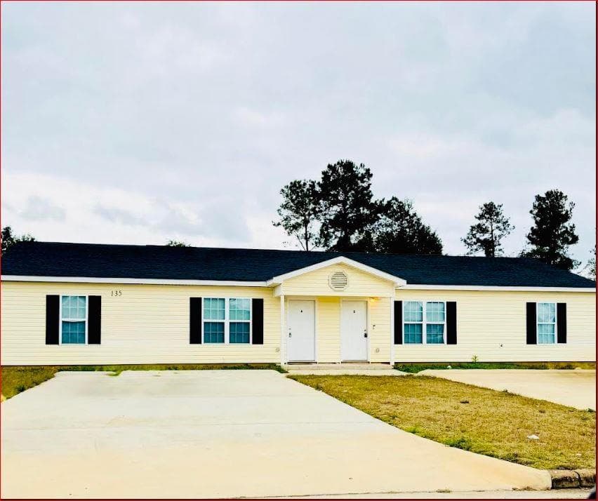 duplex sold at 135 Ronald Pride Boulevard, Fort Valley, GA 31030