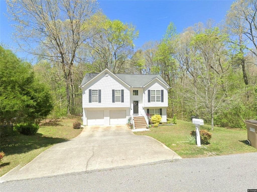 3 bedroom, 2 bathroom, 1,175 sq ft single family residence sold at 6739 SPRING HEAD Drive, Flowery Branch, GA 30542
