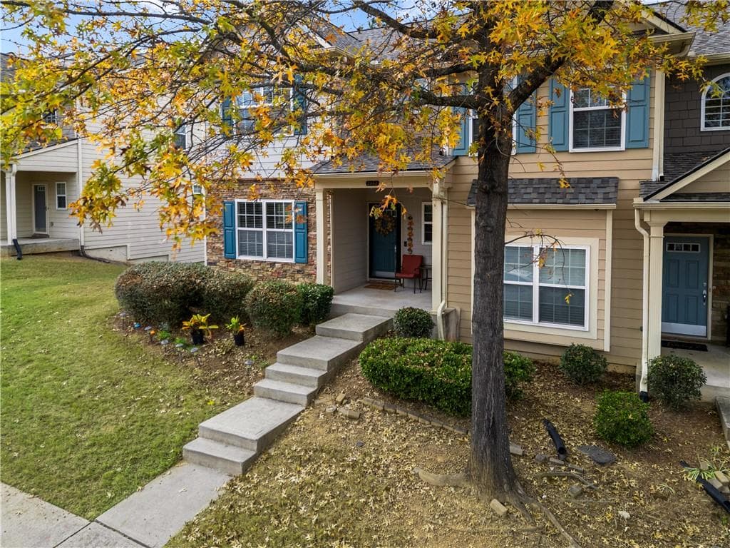 2462 SUWANEE POINTE Drive, Lawrenceville, GA 30043 — most recent listing photo