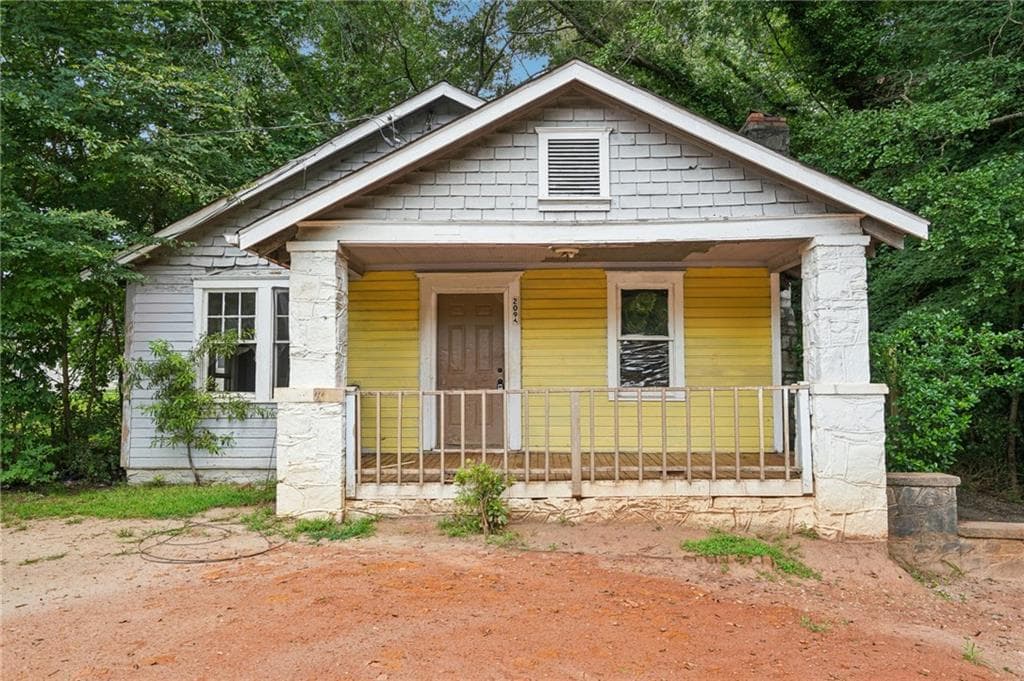 3 bedroom, 1 bathroom, 1,073 sq ft single family residence sold at 2096 Fairburn Road, Atlanta, GA 30331