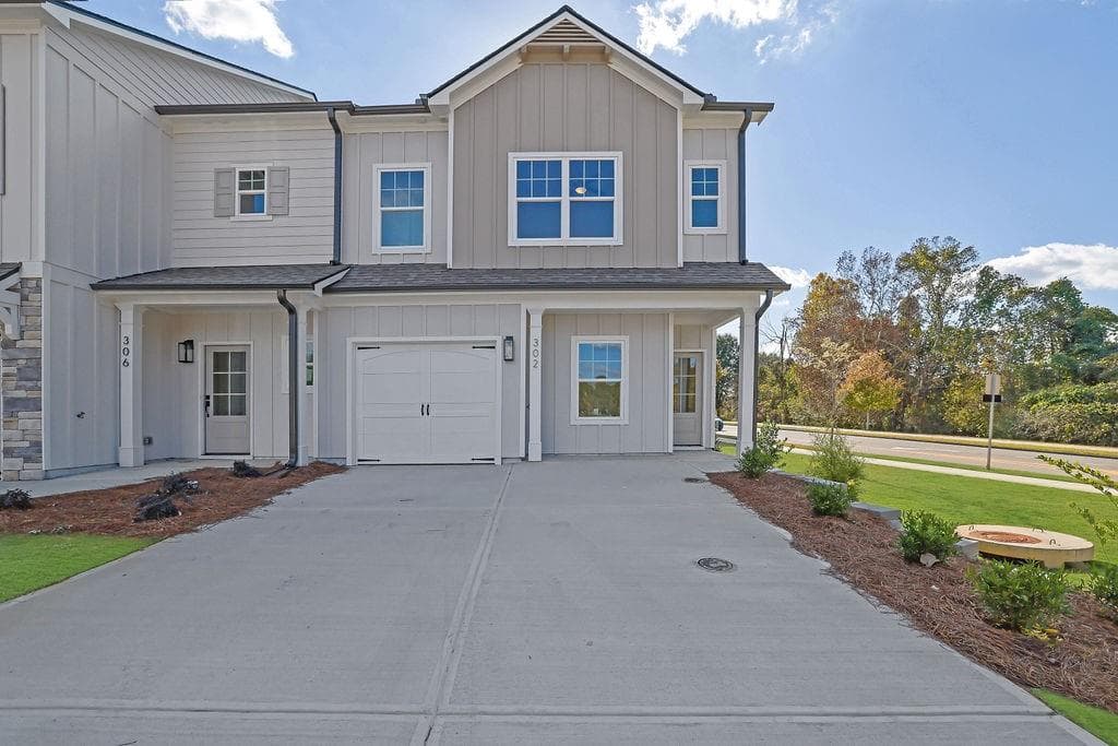 3 bedroom, 3 bathroom townhouse sold at 302 Heron Street 17, Ball Ground, GA 30107