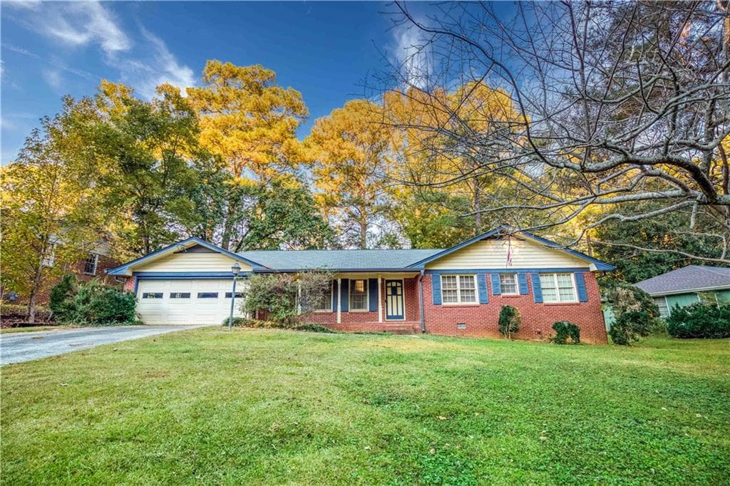 3 bedroom, 2 bathroom, 1,637 sq ft single family residence sold at 2142 Colonial Oak Way, Stone Mountain, GA 30087