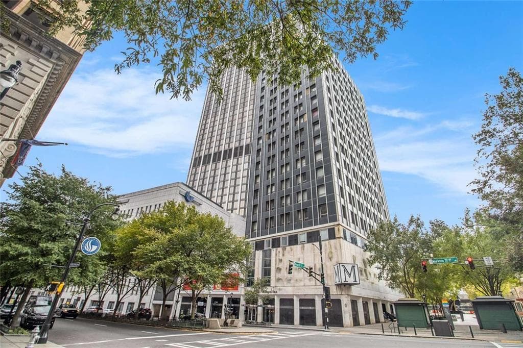 1 bedroom, 1 bathroom, 543 sq ft condominium sold at 20 Marietta Street 8D, Atlanta, GA 30303