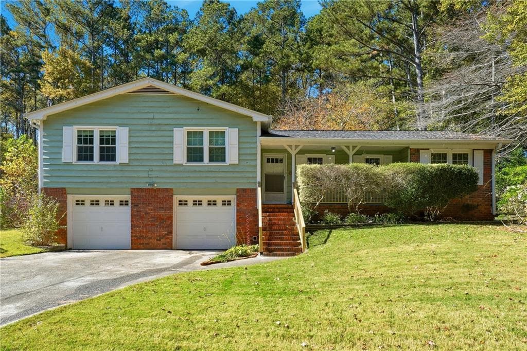 3 bedroom, 2 bathroom, 1,570 sq ft single family residence sold at 695 TEAGUE Drive, Kennesaw, GA 30152