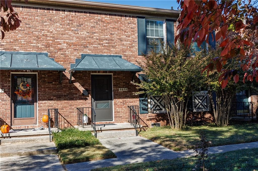 5678 Kingsport Drive, Atlanta, GA 30342 — most recent listing photo