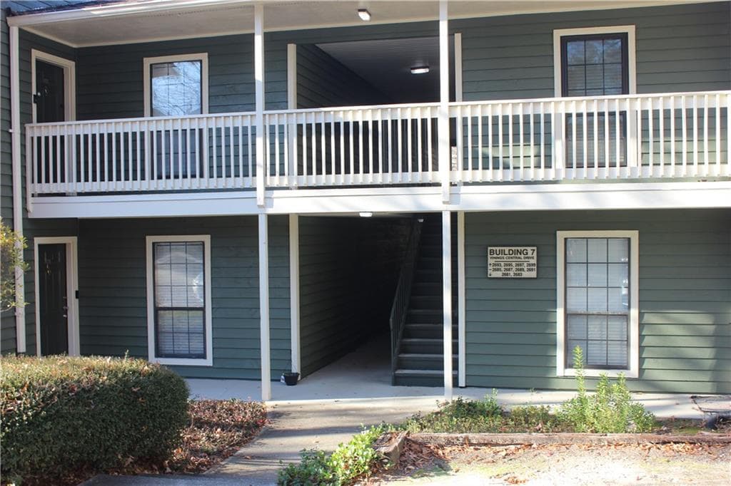 2697 Vinings Central Drive, Atlanta, GA 30339 — most recent listing photo