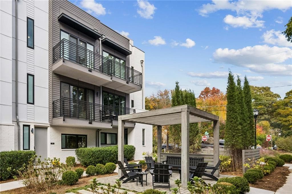 450 Plateau Place, Atlanta, GA 30309 — most recent listing photo