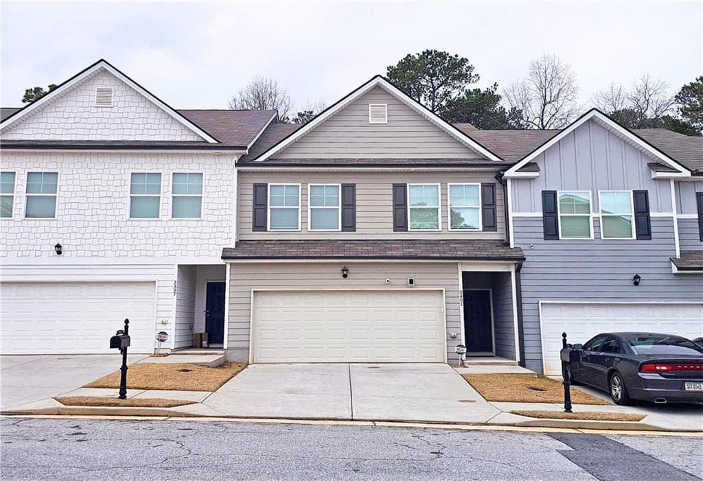 3 bedroom, 3 bathroom, 1,968 sq ft townhouse for sale at 3401 Endurance Court 10, Atlanta, GA 30349
