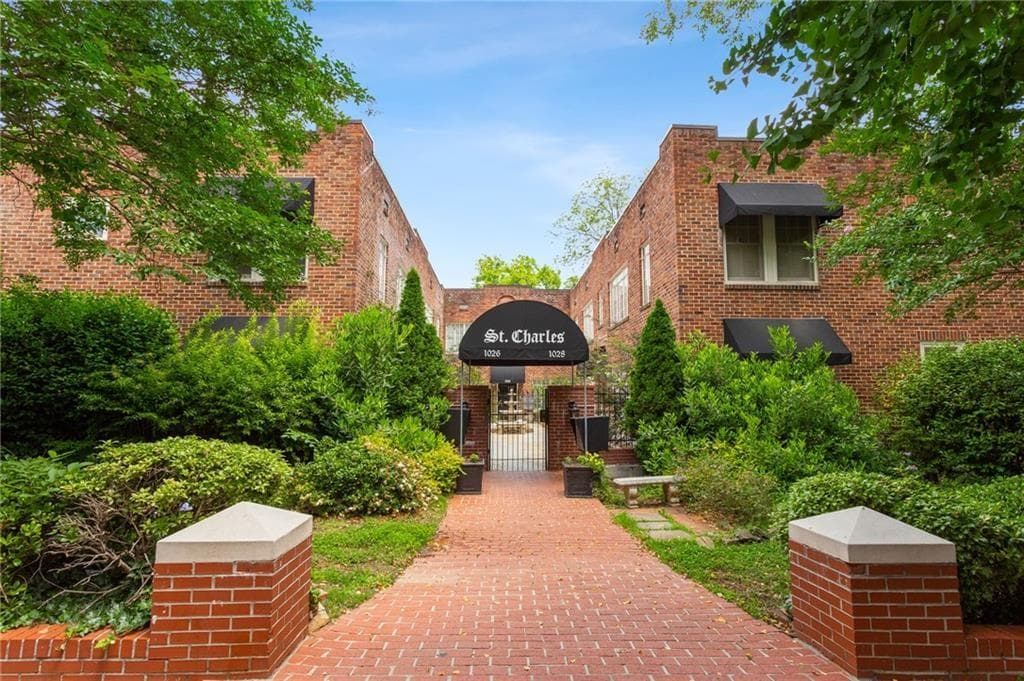 2 bedroom, 2 bathroom, 1,450 sq ft condominium sold at 1026 Saint Charles Avenue 15, Atlanta, GA 30306