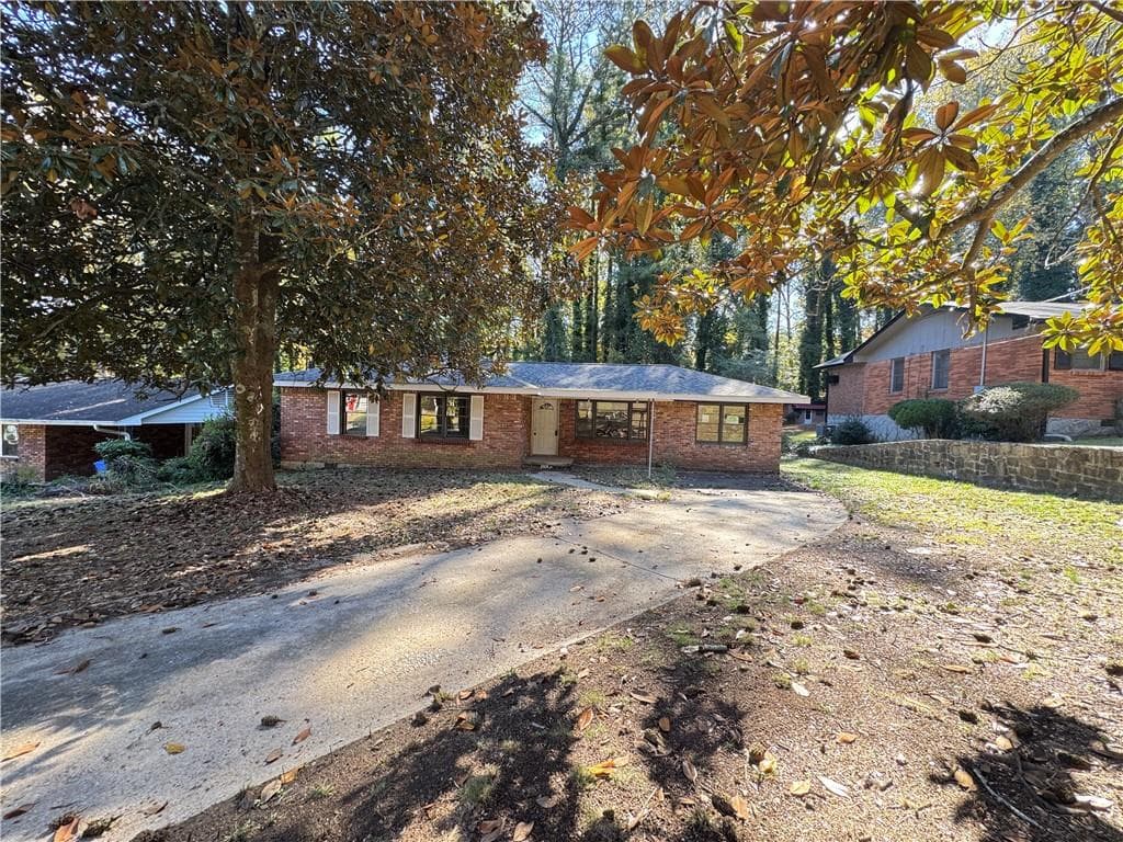 3 bedroom, 1 bathroom, 1,640 sq ft single family residence for sale at 3598 Ingledale Drive, Atlanta, GA 30331