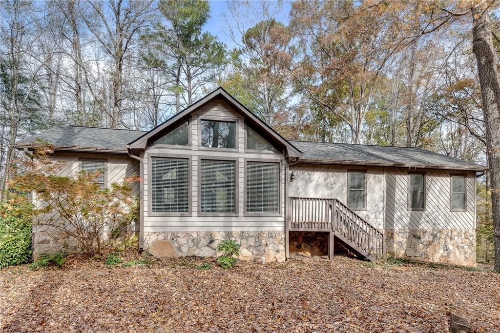 3 bedroom, 2 bathroom, 2,364 sq ft single family residence sold at 519 Magnolia Drive, Woodstock, GA 30188