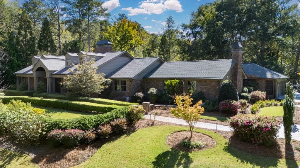 5 bedroom, 7 bathroom, 7,262 sq ft single family residence sold at 320 Long Glen Drive, Atlanta, GA 30327