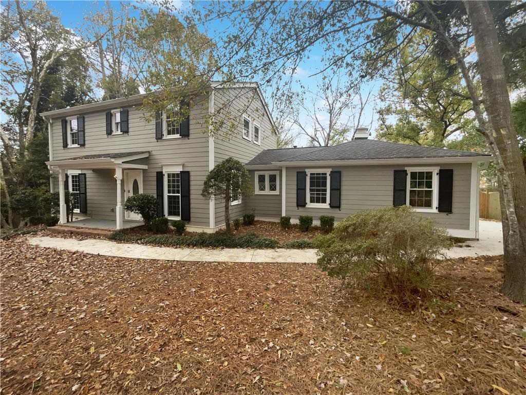 3 bedroom, 4 bathroom, 2,637 sq ft single family residence sold at 2824 Fontainebleau Drive, Atlanta, GA 30360