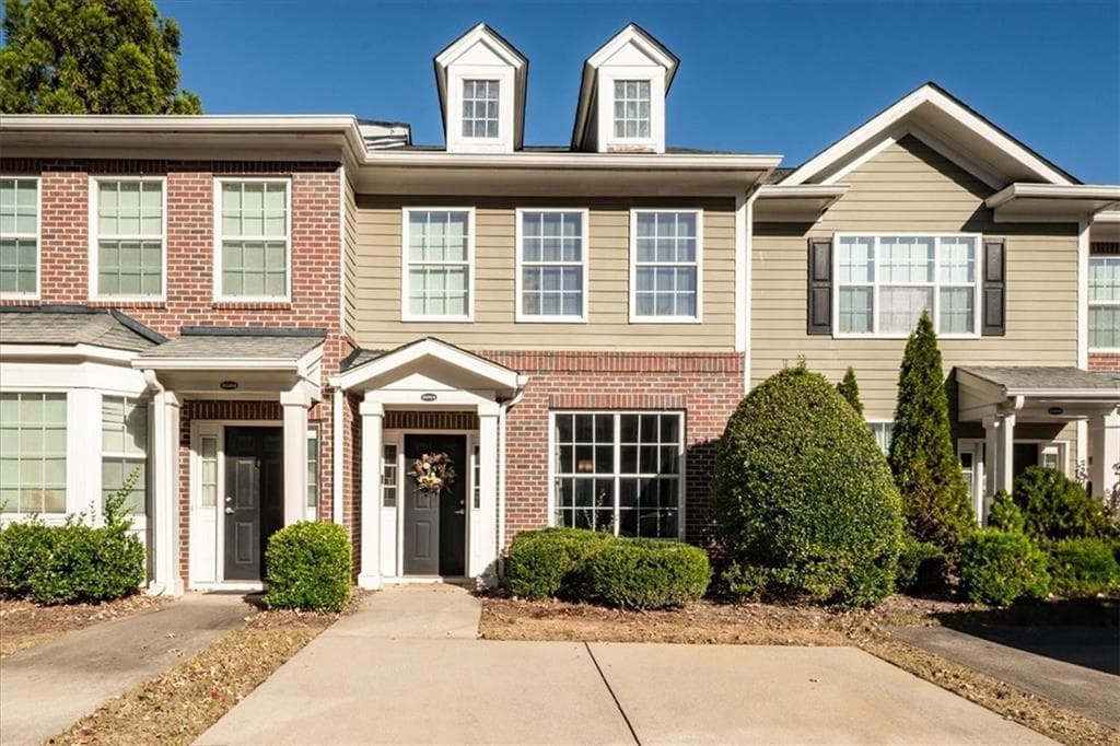2 bedroom, 3 bathroom, 1,260 sq ft townhouse sold at 2064 Del Lago Circle 10, Kennesaw, GA 30152