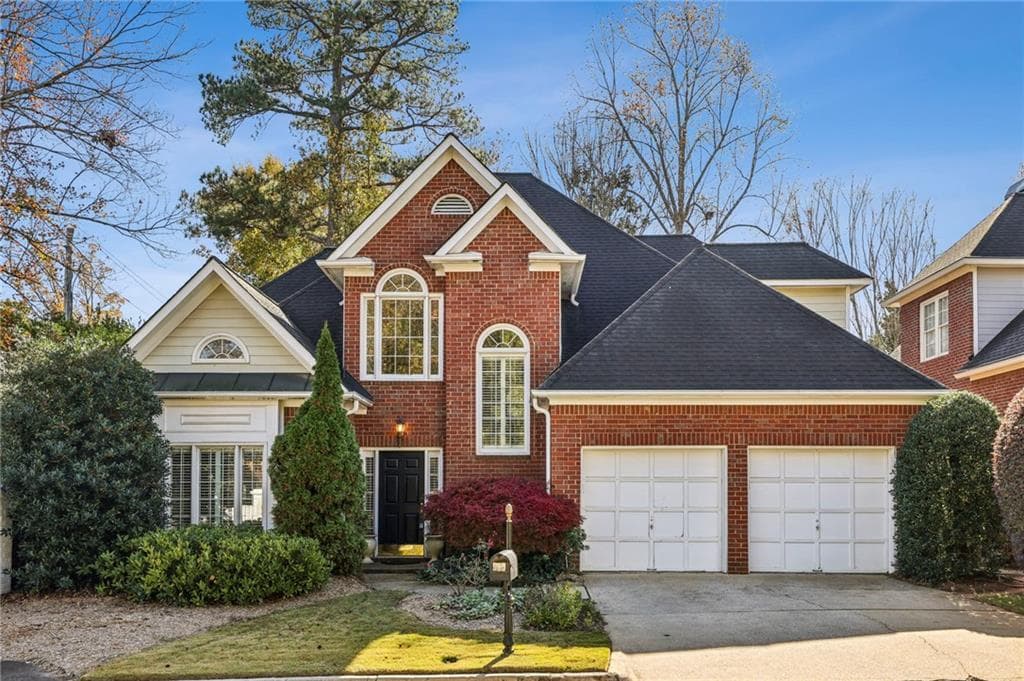4 bedroom, 3 bathroom, 2,946 sq ft single family residence sold at 900 Lancaster Way, Atlanta, GA 30328