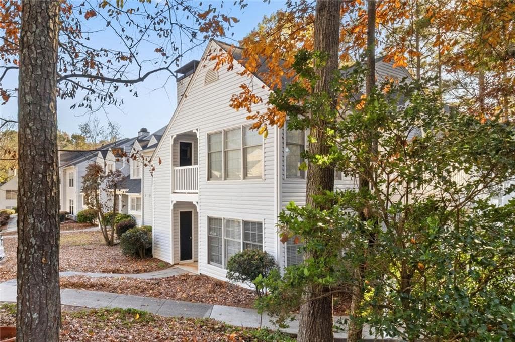 1 bedroom, 1 bathroom, 1,121 sq ft condominium sold at 1121 Cannongate Crossing, Marietta, GA 30064