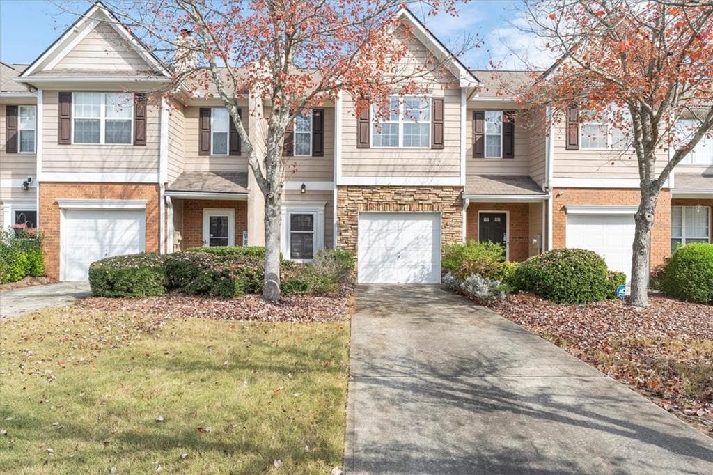 3 bedroom, 3 bathroom, 1,456 sq ft townhouse sold at 182 Oak Green Drive, Lawrenceville, GA 30044