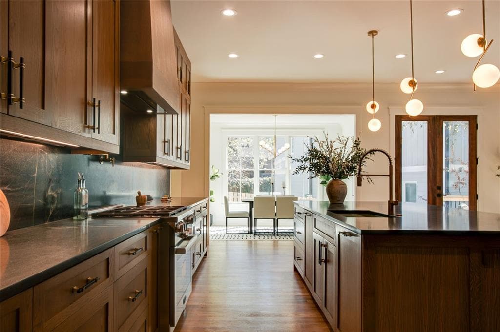7 bedroom, 6 bathroom, 5,190 sq ft single family residence sold at 581 Sherwood Road, Atlanta, GA 30324