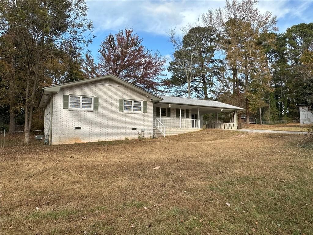 3 bedroom, 2 bathroom, 1,618 sq ft single family residence for sale at 423 Center Circle, Conyers, GA 30094