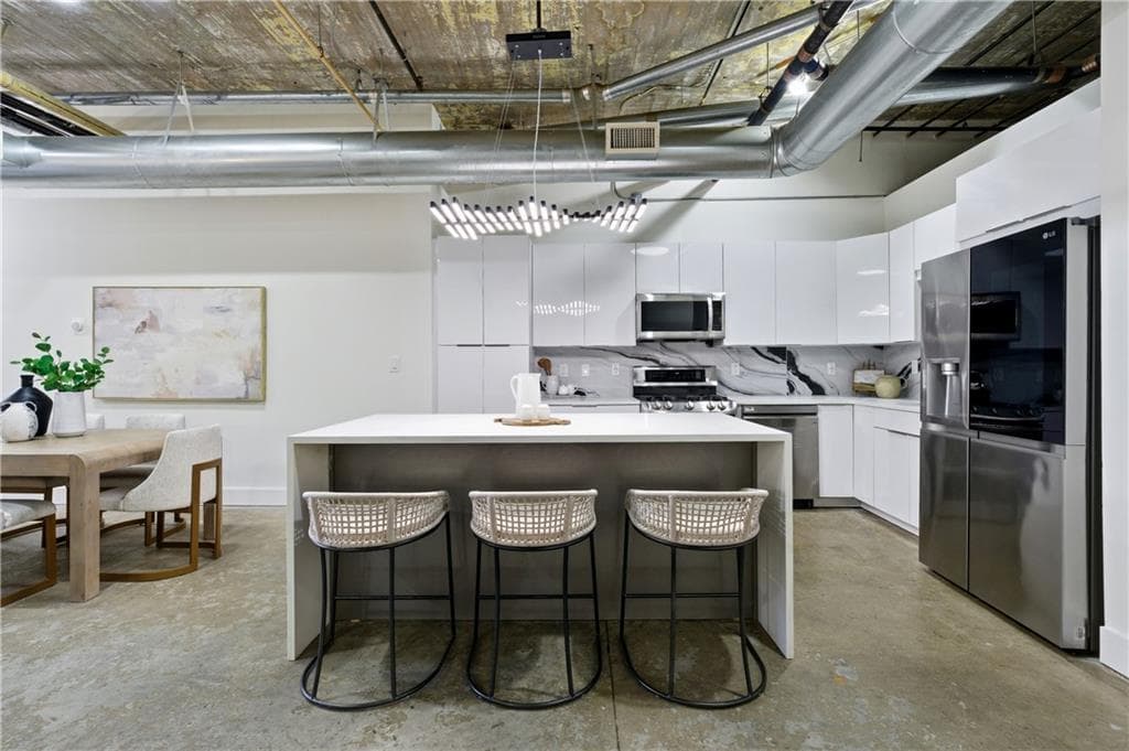 2 bedroom, 1 bathroom, 1,522 sq ft condominium for sale at 505 Whitehall Street 102, Atlanta, GA 30303