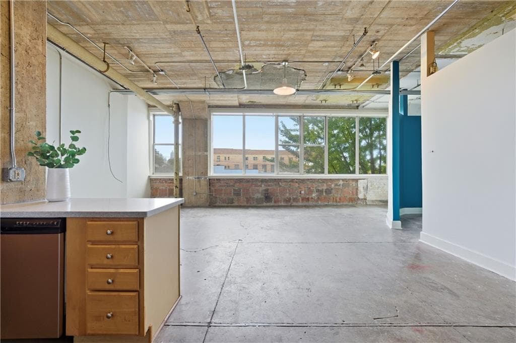 1 bedroom, 1 bathroom, 1,085 sq ft condominium for sale at 505 Whitehall Street 203, Atlanta, GA 30303