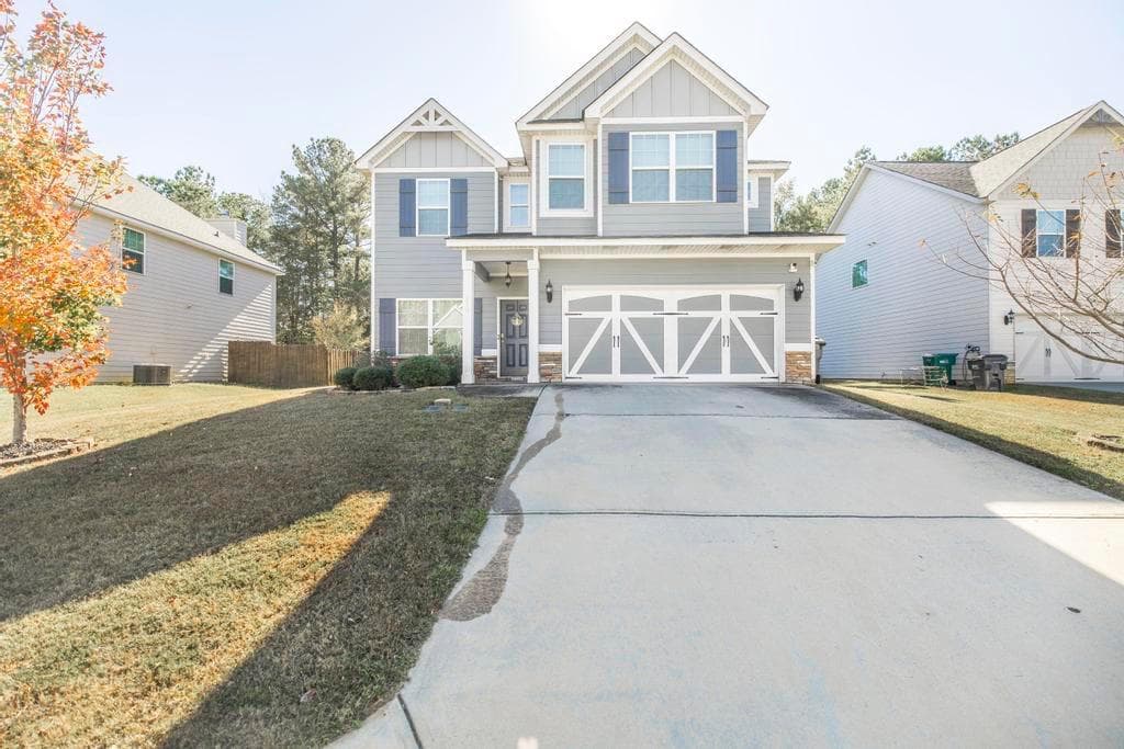 4 bedroom, 3 bathroom, 2,479 sq ft single family residence for sale at 215 Golden Rod Trail, Perry, GA 31069