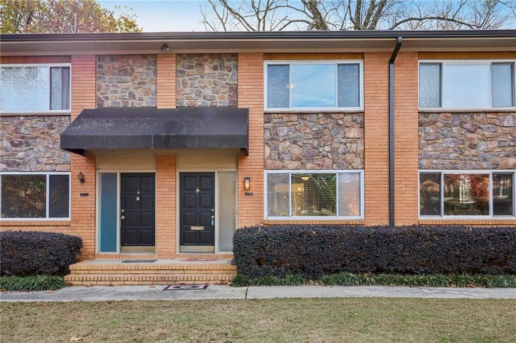 2 bedroom, 2 bathroom, 1,036 sq ft townhouse sold at 120 Biscayne Drive A4, Atlanta, GA 30309