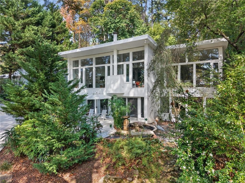 3 bedroom, 3 bathroom, 2,600 sq ft single family residence sold at 1196 Converse Drive, Atlanta, GA 30324