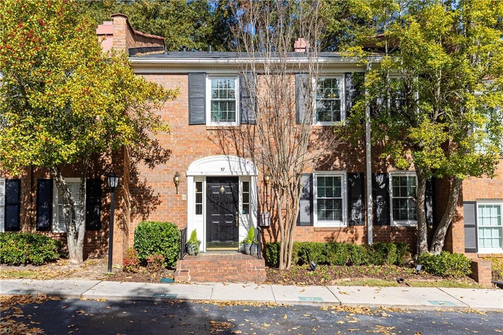 3 bedroom, 3 bathroom, 1,944 sq ft townhouse sold at 4620 Wieuca Road 57, Atlanta, GA 30342