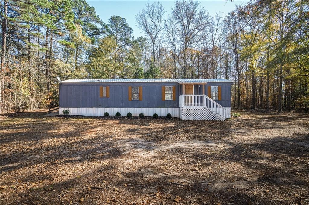 2 bedroom, 1 bathroom, 980 sq ft single family residence for sale at 139 Anglin Road, Jefferson, GA 30549