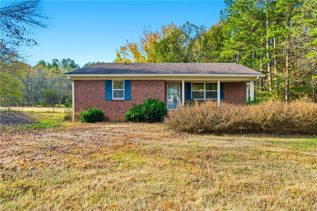 2 bedroom, 1 bathroom, 1,160 sq ft single family residence sold at 171 Yancey Road, Arnoldsville, GA 30619