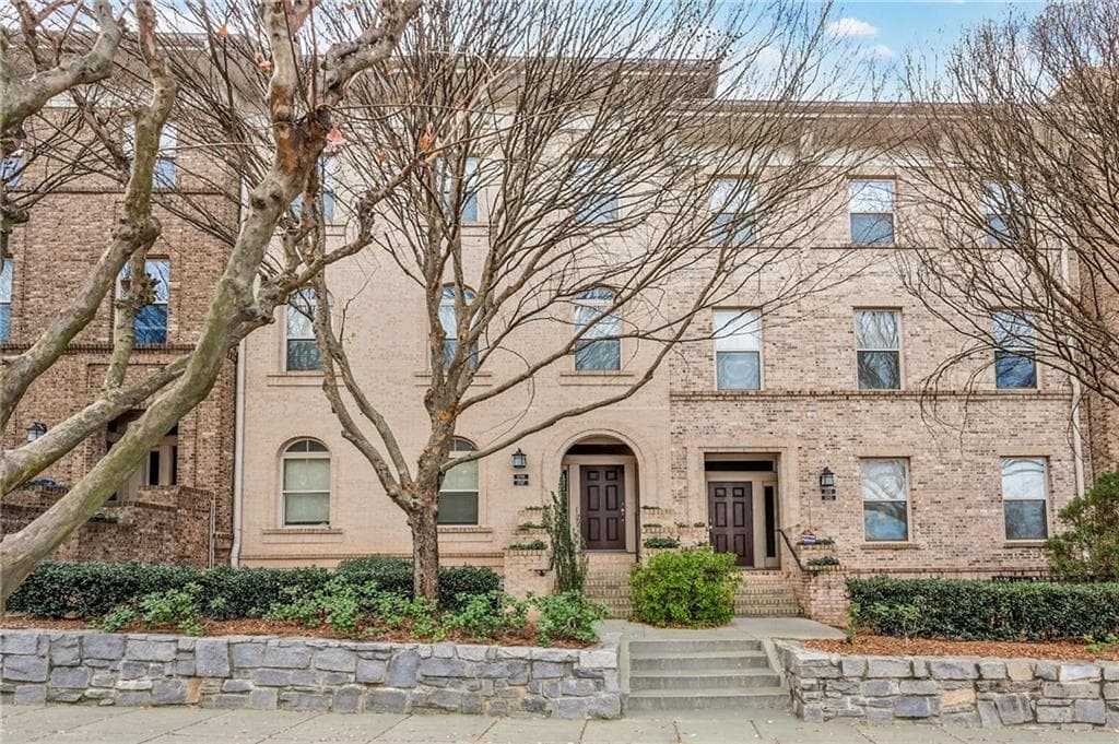 3 bedroom, 4 bathroom, 2,170 sq ft condominium sold at 1199 Lavista Road, Atlanta, GA 30324