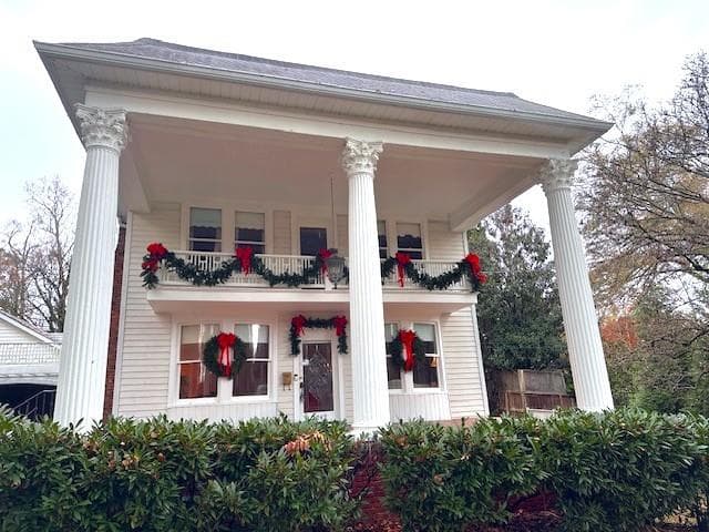 4 bedroom, 2 bathroom, 2,428 sq ft single family residence sold at 1242 Star Drive, Brookhaven, GA 30319