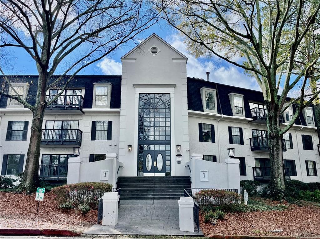 2 bedroom, 2 bathroom, 1,510 sq ft condominium sold at 1309 Pine Heights Drive, Atlanta, GA 30324