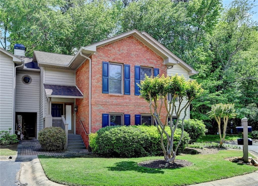 3 bedroom, 2 bathroom, 1,750 sq ft condominium sold at 510 Garden Court, Atlanta, GA 30328