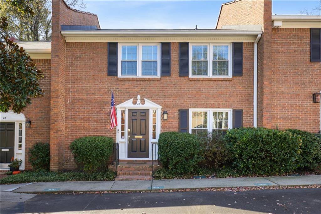 3 bedroom, 3 bathroom, 2,164 sq ft townhouse sold at 4620 Wieuca Road 23, Atlanta, GA 30342