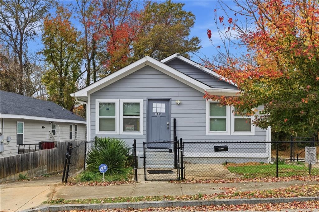 7 bedroom, 2 bathroom, 1,152 sq ft single family residence sold at 1033 Palmetto Ave SW, Atlanta, GA 30314