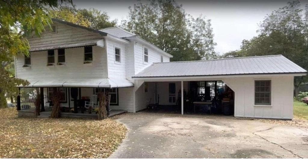 4 bedroom, 2 bathroom, 2,008 sq ft single family residence for sale at 97 Sycamore Street, Rockmart, GA 30153