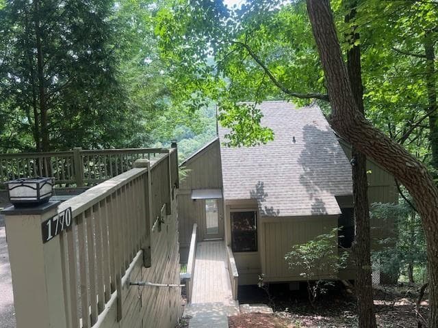 2 bedroom, 2 bathroom, 1,807 sq ft single family residence under contract at 1770 Valley View Drive, Jasper, GA 30143